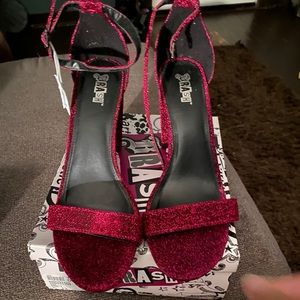 BRASH PINK ROSADO ROSE SIZE 13/ SERIOUS OFFERS CONSIDERED. Shoes are size 13